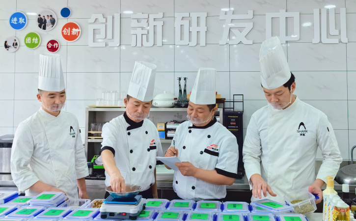 学无止境、共享研发、日积硅步，做餐饮强企